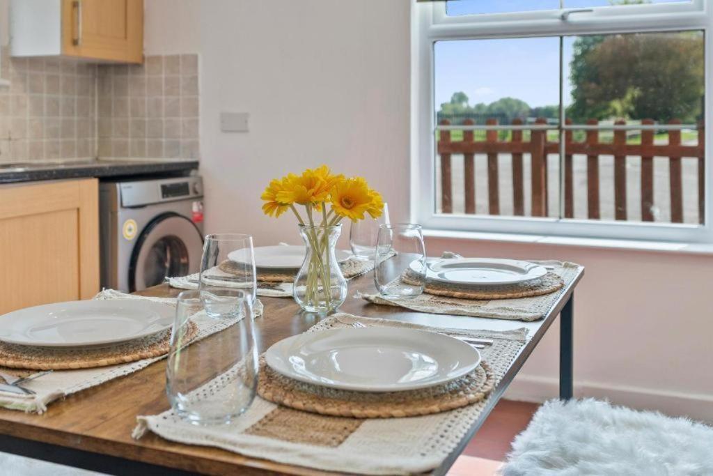 ハイブリッジTranquil Retreat In Heart Of Somerset Countrysideアパートメント エクステリア 写真